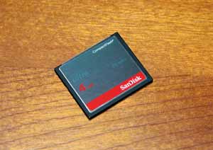 サンディスク ウルトラ コンパクトフラッシュ メモリーカード 4GB