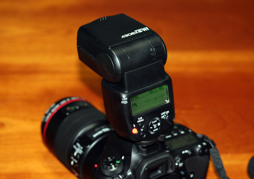 Canon EOS 6D Mark II キヤノンの一眼レフカメラ