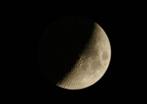 上弦の月の撮影